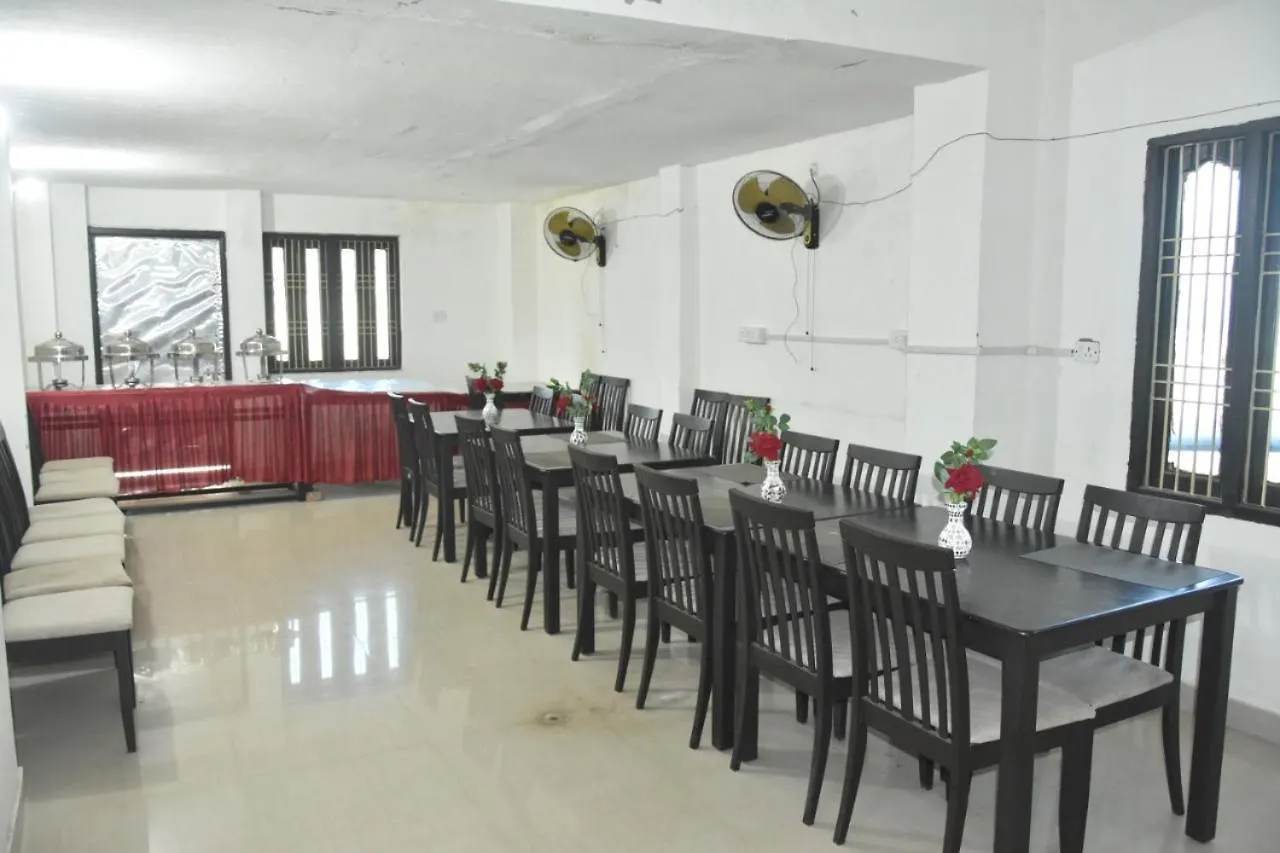 Hotel Yug Residency Benares 3*,  India